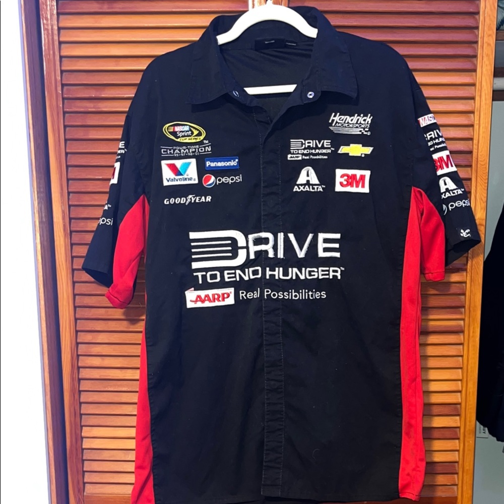 CHASE Authentics NASCAR Jeff Gordon Drive End Hunger Crew Shirt Black